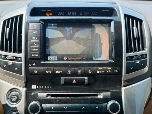 Land Cruiser 2012 V8 VIP Full ម៉ាស៊ូត Diesel គ្រឿងហ្សុីន