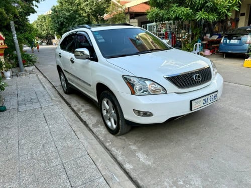 Lexus 3300ឆ្នាំ06 H-full ប៉ុង2