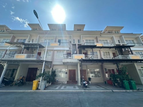 Link House LA for Rent at Borey Peng huoth Boeng snor project Platinum -