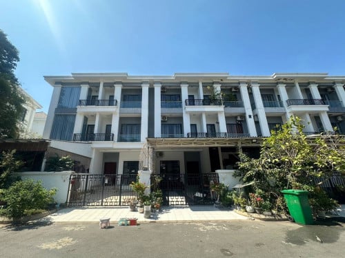 Link Villa (LB) for Rent  at Borey Villa Town 60m Hun Sen 60m - តម្លៃ : 1,200$ (  ចរចារ )