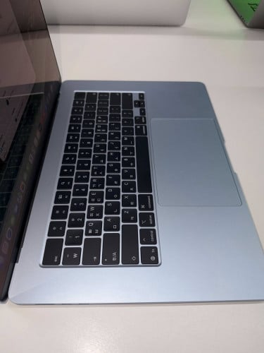 MacBook Air M4  2025 (15inch)