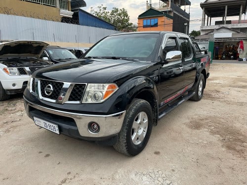 Nissan Frontier 2006 ដំបូលបេីក