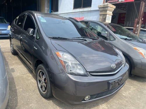 Prius 06 Full option 9700$