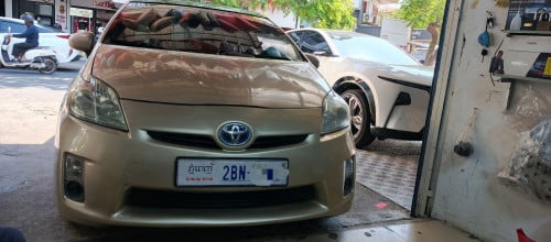 Prius 2010 option 3 Solar ឡានម្ចាស់ដេីមផ្ទាល់