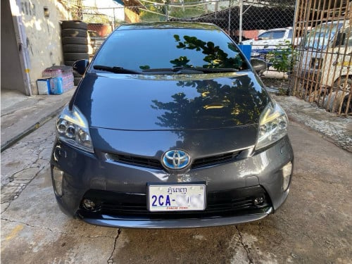 Prius Deluxe Solar 2013 Full
