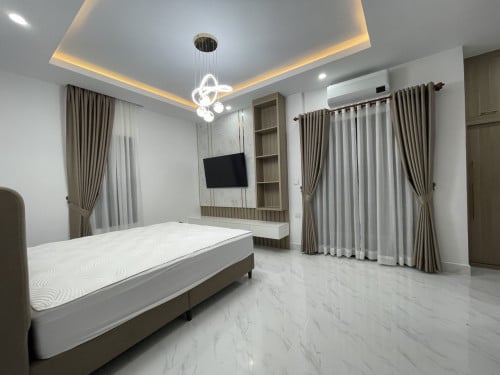 Private Terrace, Fully Furnished 1 Bedroom Unit