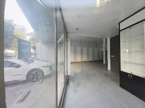 Shop for lease at BKK 1