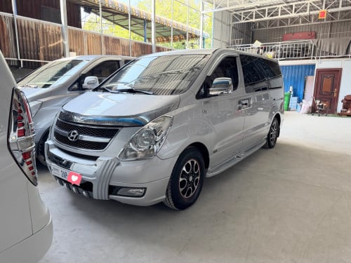 Starex 08 cvxបាតស្អាតខ្ចីណាស់លេងតុបតែងហេីយម៉ាសិតរំលស់សុត100%បាន