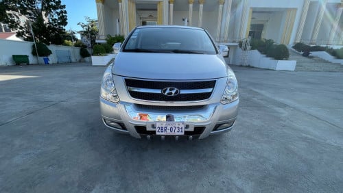 Starex2009ថ្មីណាស់លក់11700$ចចាទិញដាច់វៃដូបង់រុំលួស25ខេត្តក្រុង