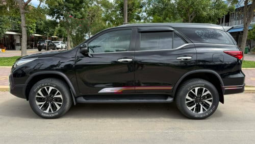 Toyota fortuner 2018 TRD