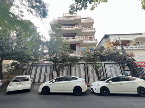 Villla for Rent located in BKK1 St294 near Brown Coffee