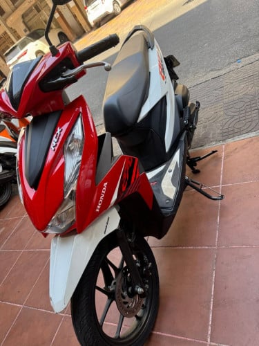 សានុំបងៗ