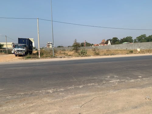 ដីកែង ជិតវត្តកប់ស្រូវ