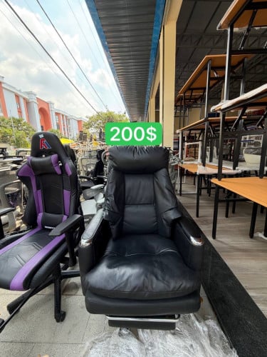 កៅអី​ប្រធាន​