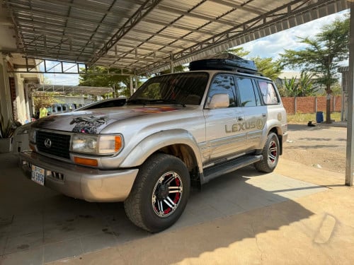 ឡានប្រើលខណះគ្រួសារ