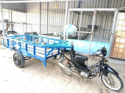 លក់ទាំងរម៉ក់និងម៉ូតូ