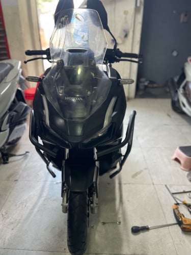 ស្អាត់បងៗADV160cc