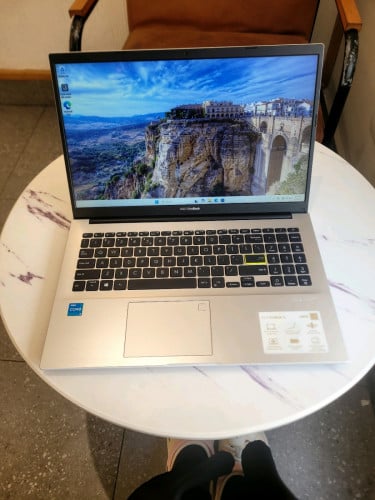 លក់ Asus vivobook X513EA នៅថ្មីស្អាត 98% លក់ធូរៗ