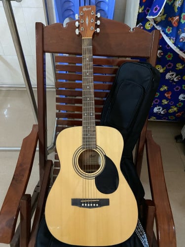 ហ្គីតា Cort CAG-1F មួយទឹកនៅថ្មី 99% ព្រោះអត់ដែលលេង បងប្អូនមានទ្រសោរអាចដូរគ្នាបាន