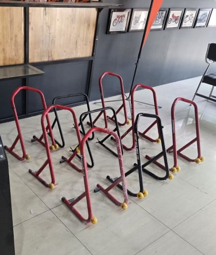 លក់ជើង standលើកម៉ូតូមួយទឹក ( 5$ - 10$)