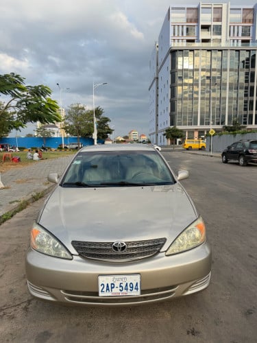 ឡានលក់ Toyota Camery LE