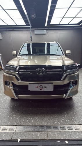 2021 Land Cruiser in excellent condition