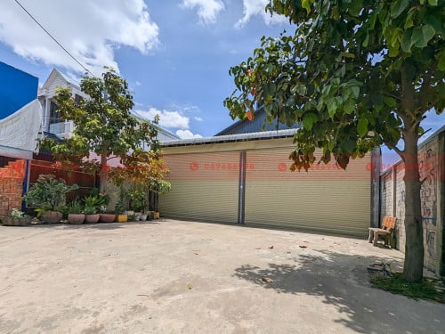 275 Sqm Warehouse For Rent On A Sub-Concrete Road In Chaom Chau Area