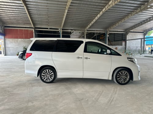 Alphard 2013 Type Gold Auto 3 ឡានថ្មីណាស់ តំលៃពិសេ