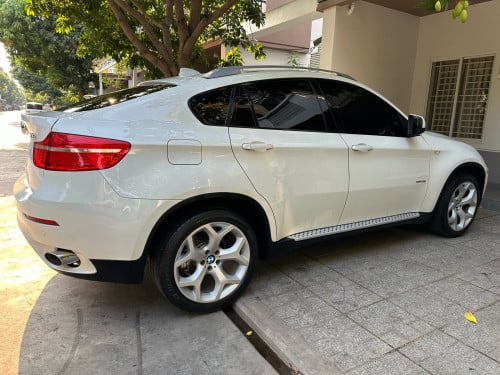 BMW X6 2011 full option ឡានថ្មីខ្លាញ់គោ
