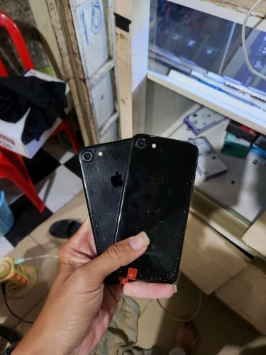 Iphone 7g 32GB មួយដើម 7មឺនរៀល