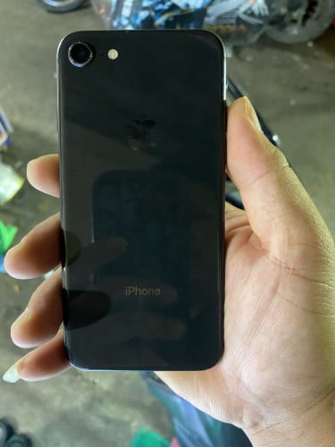 iphone 8 64Gb នៅសំណុំ​ មានស្គេន​ ថ្មនៅ​ 84% ប្រេីបានធម្មតា លក់​​  40$ ដាច់​