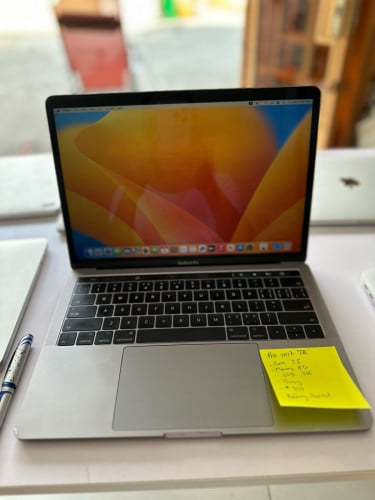 MacBook Pro 2017 Touch Bar Silver