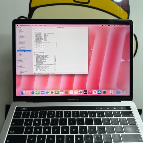 Macbook pro 2018 touch bar 99% condition