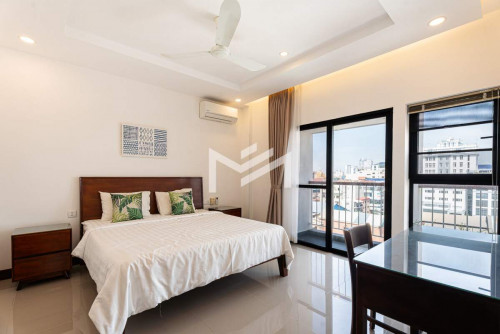 Modern 2 Bedrooms Apartment for RENT near BKK1 with Gym and Pool