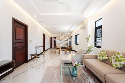 Modern 2 Bedrooms Apartment for RENT near BKK1 with Gym and Pool