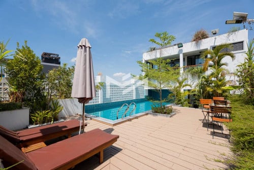 Modern 2 Bedrooms Apartment for RENT near BKK1 with Gym and Pool