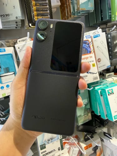 OPPO Find N2 Flip ( Look like new) 99.99%