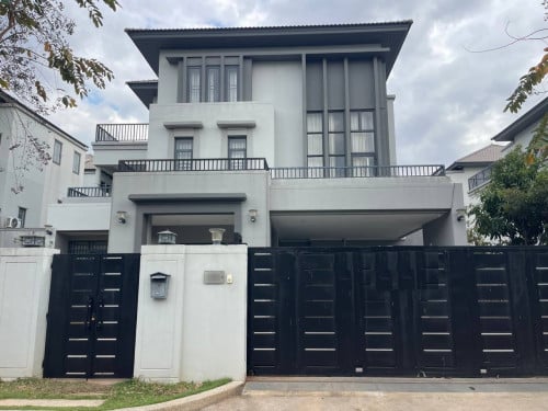 Queen Villa for rent at borey Chipmong 598