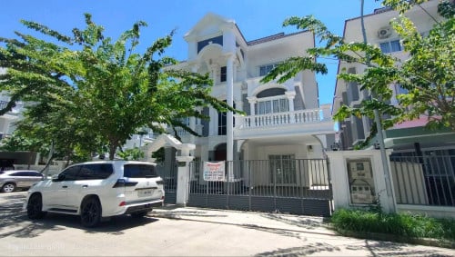 Queen Villa for sale Borey Phnom Penh Thmey