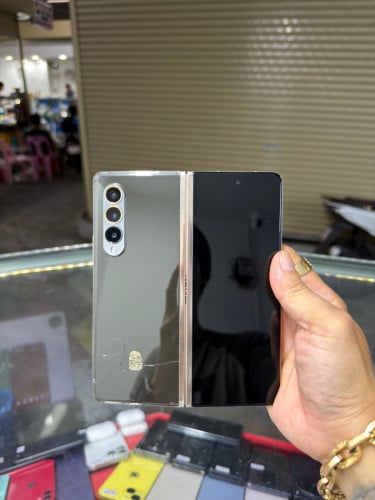 Samsung Fold W24 Edition CH Sim2 Ram12GB HD512GB Phone Condition 97% , បារ៉តអេក្រង់ក្នុងបន្តិច