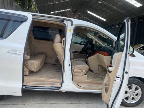Toyota Alphard 2012