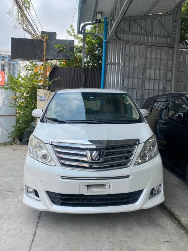 Toyota Alphard 2012