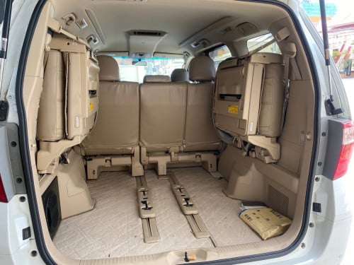 Toyota Alphard 2012