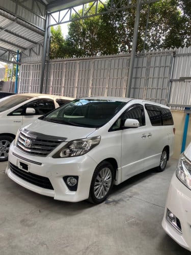 Toyota Alphard 2012