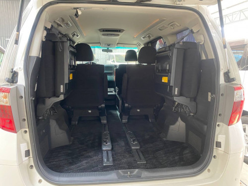 Toyota Alphard 2012