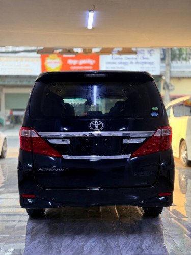 Toyota Alphard 2013