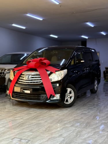 Toyota Alphard 2013