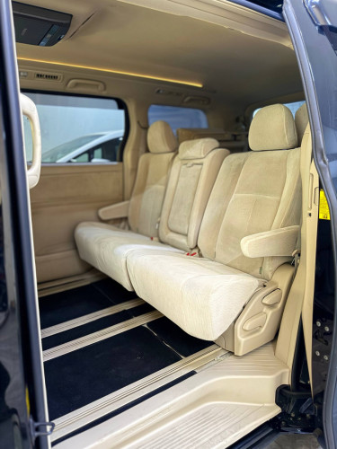 Toyota Alphard 2013