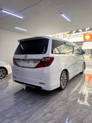 Toyota Alphard 2013 option type gold