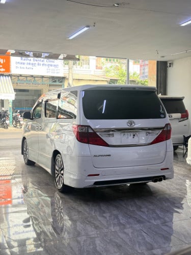 Toyota Alphard 2013 option type gold